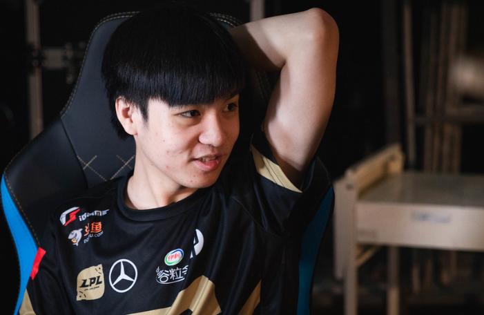 暴击鳄鱼如何选择纯输出出装？最佳装备推荐是什么？